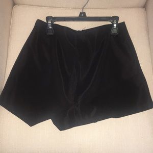 Tobi Asymmetrical Black Skort - M